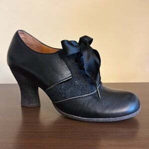 NAYA Black Leather Grey Wool Cutout Lace Up Heeled Jasper Booties Size 5.5